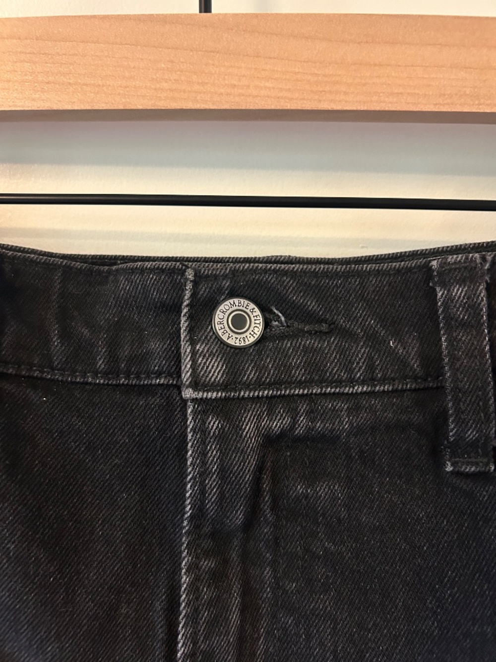 Abercrombie High Rise Mom Short - Picture 5 of 5